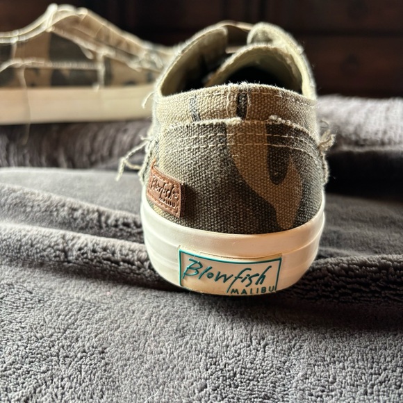 Blowfish Malibu Camo Slip On Sneakers Size 8.5 - Picture 5 of 11